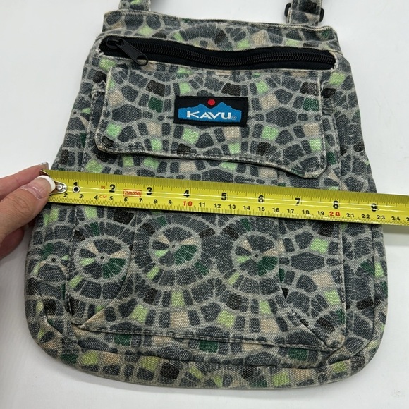 Kavu Gray Green Print Crossbody Bag MCB6736R - Picture 11 of 13